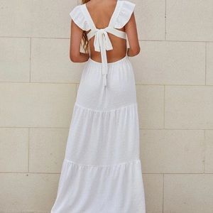 EUC LN white maxi dress